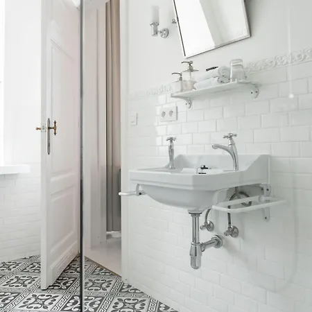 La Passion Interdite Oda ve Kahvaltı 4*